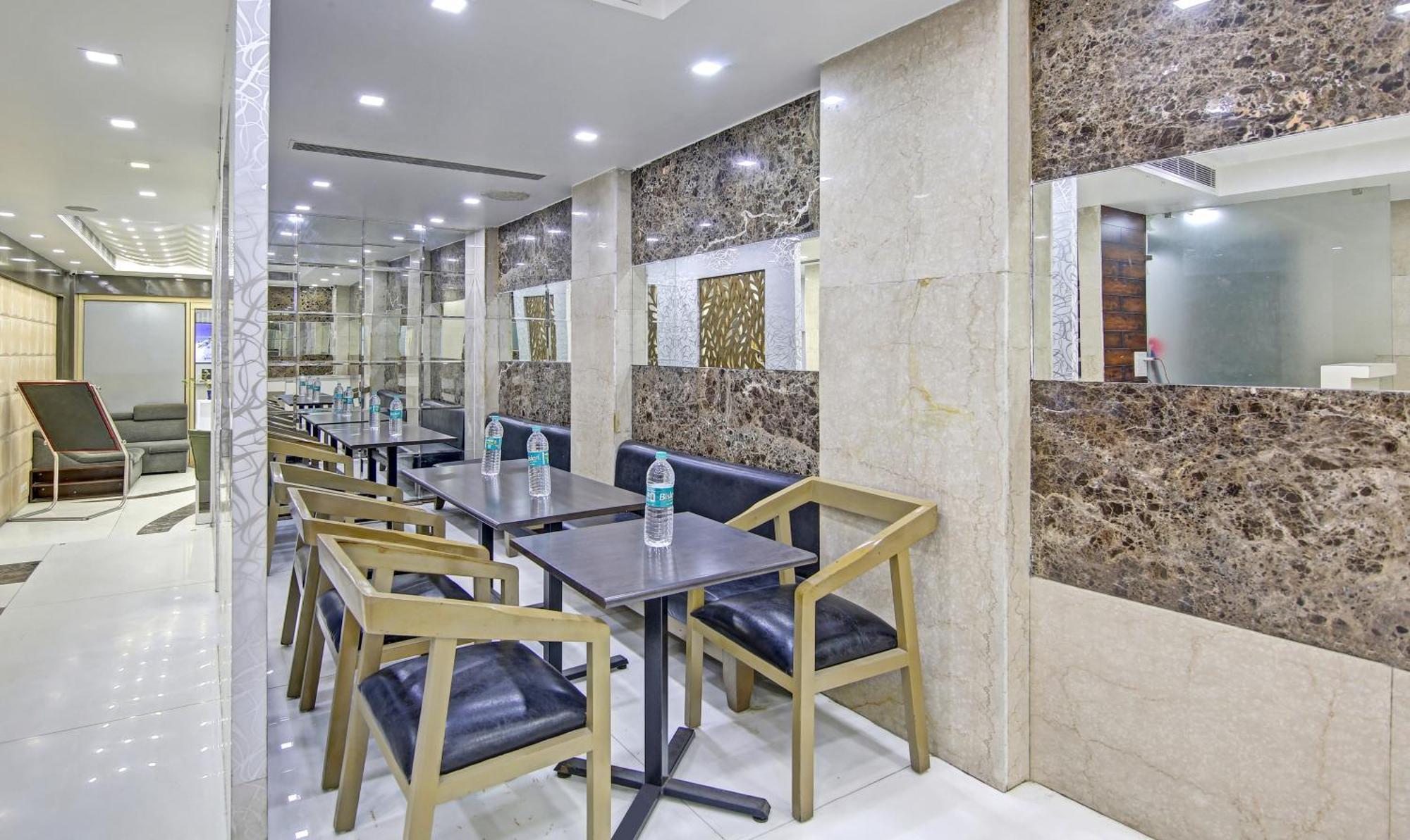 Hotel Jannat Residency, Sector 7 Near Yashobhoomi 3*